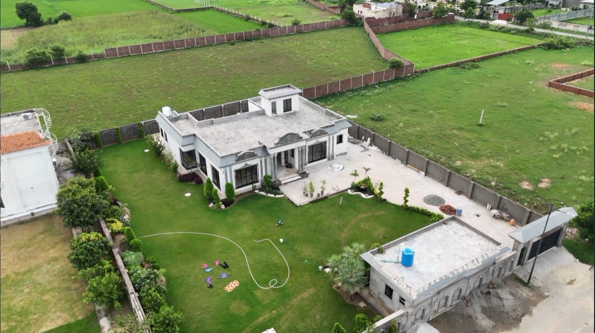 A completed farmhouse residence on the Farmerz Farmz corridor, Barki Road
