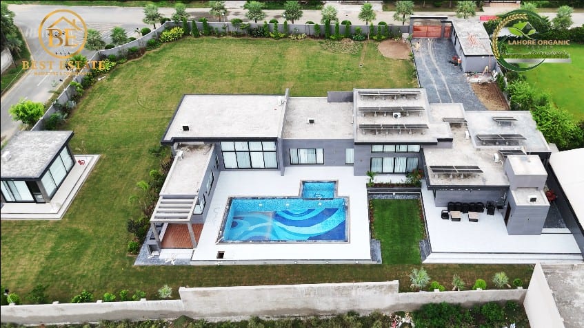 Farmhouse with a private pool — aerial view