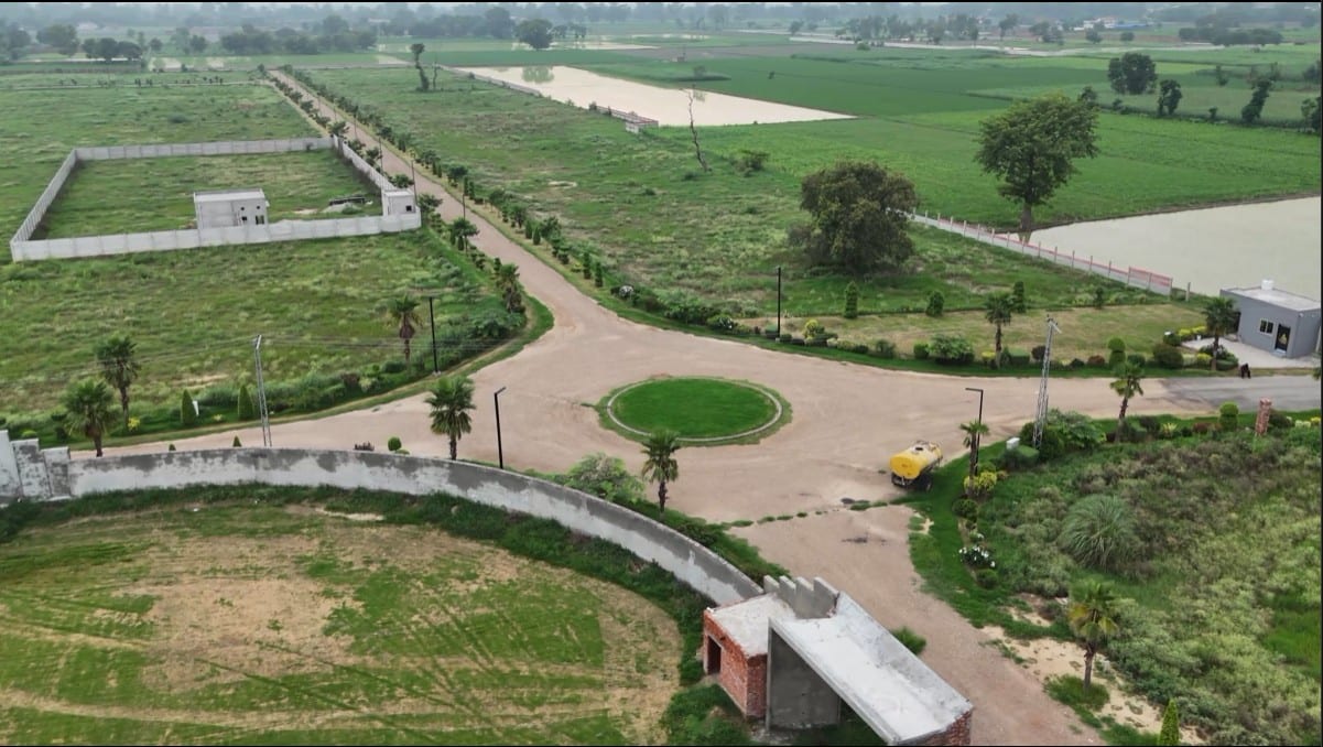 Aerial view of the internal roundabout and plotted blocks